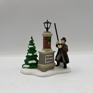 Department 56 1995 Vintage Heritage Village Collection Ye Olde Lamplighter 58393